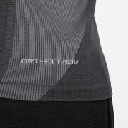 Camiseta de tirantes para mujer Nike Dri-Fit ADV Aura NVLT